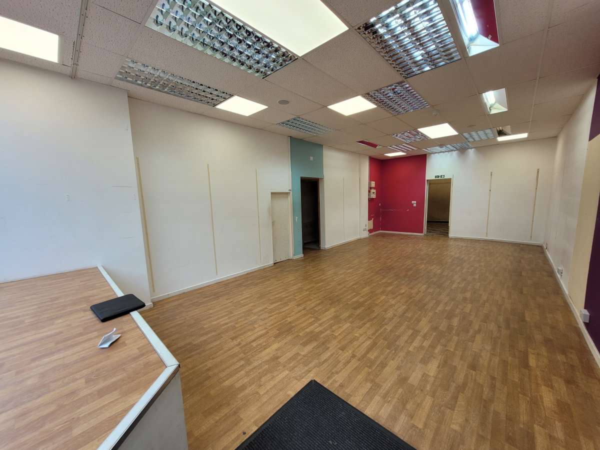 Retail/Shop in Huntingdon - photo 3