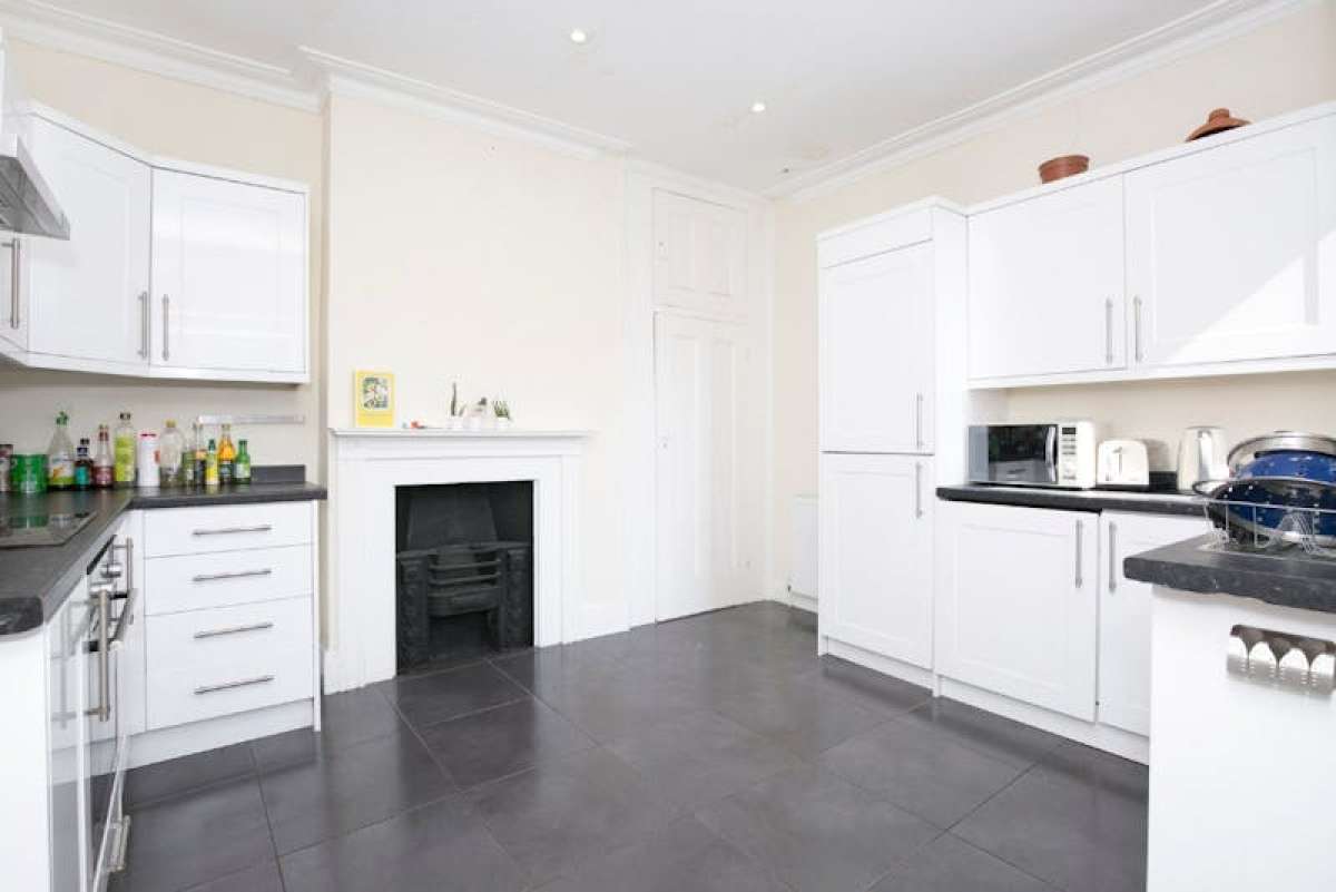 Investment in London - photo 2