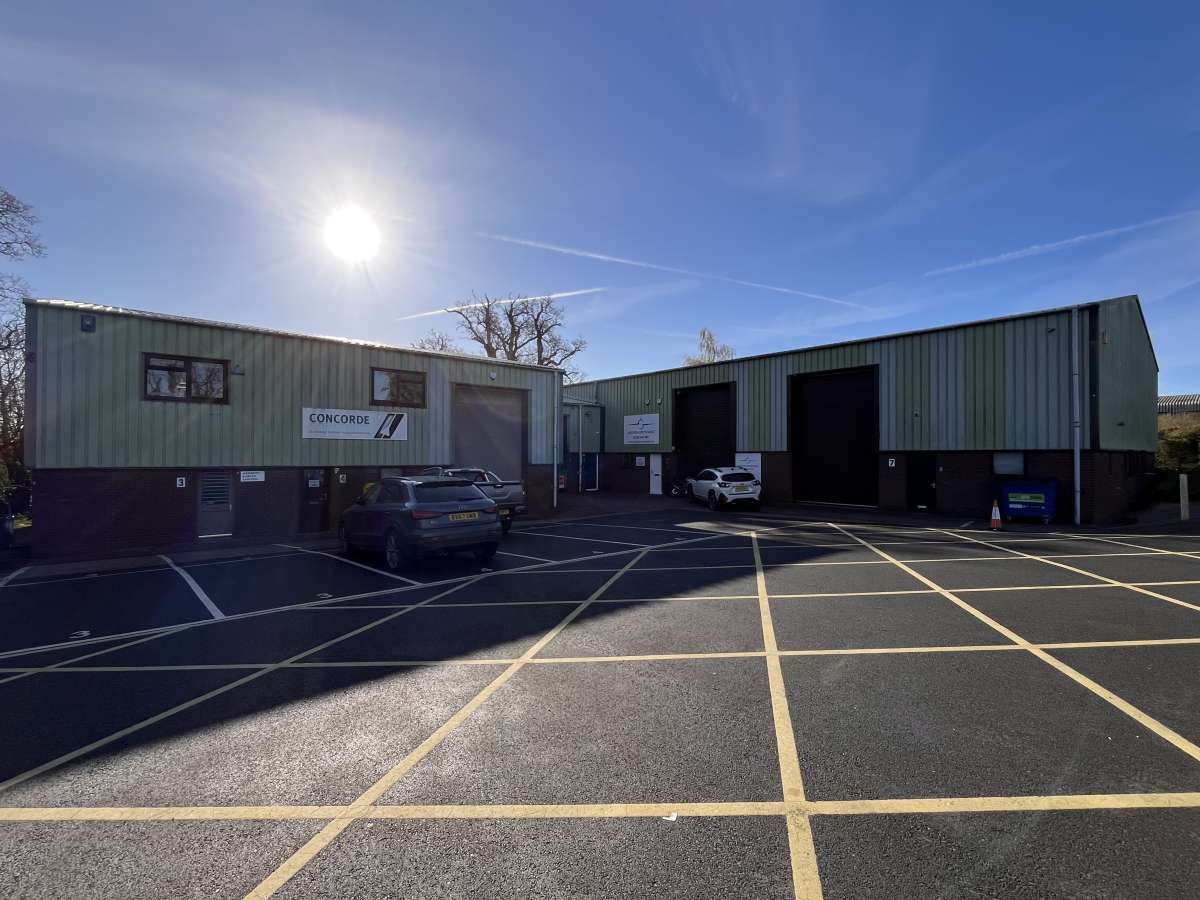 Industrial Unit in Clyst Honiton - photo 2