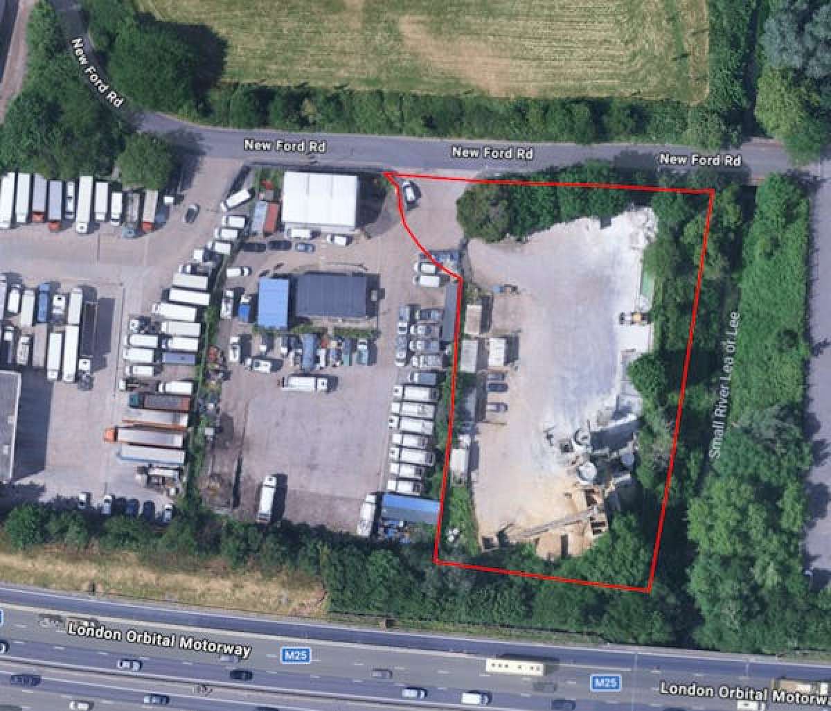 Land in Waltham Cross