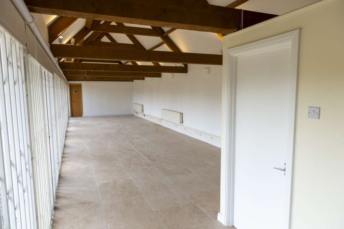 Office in Charlton - photo 2