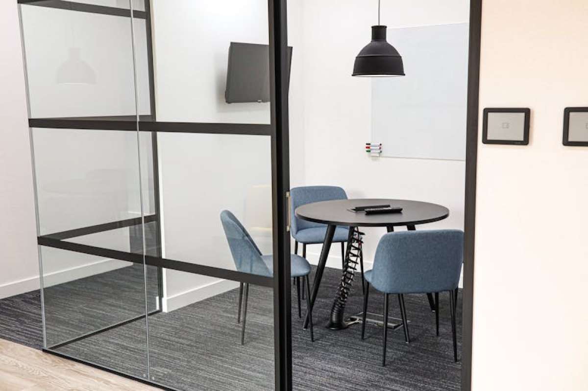 Office in Fleet - photo 2