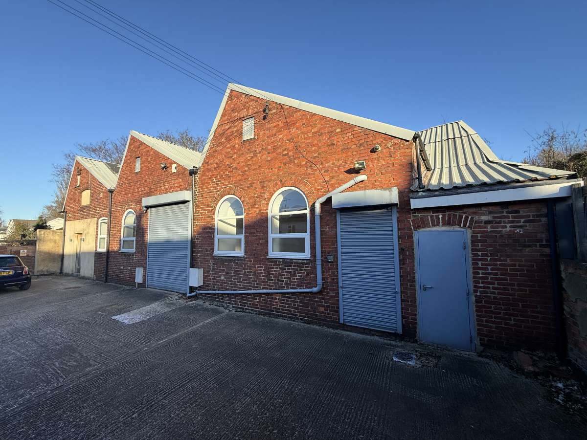 Office in South Croydon - photo 2