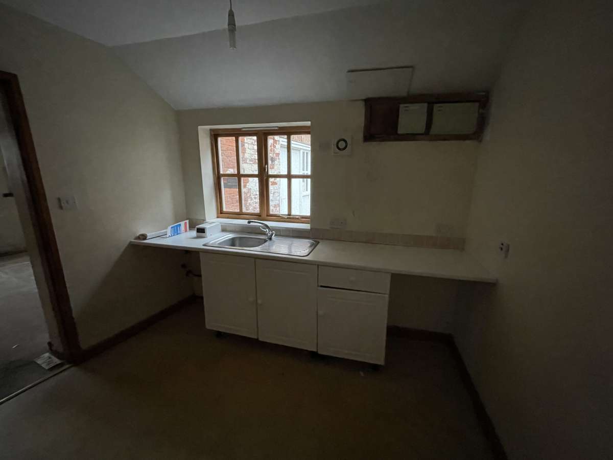 Office in Retford - photo 4