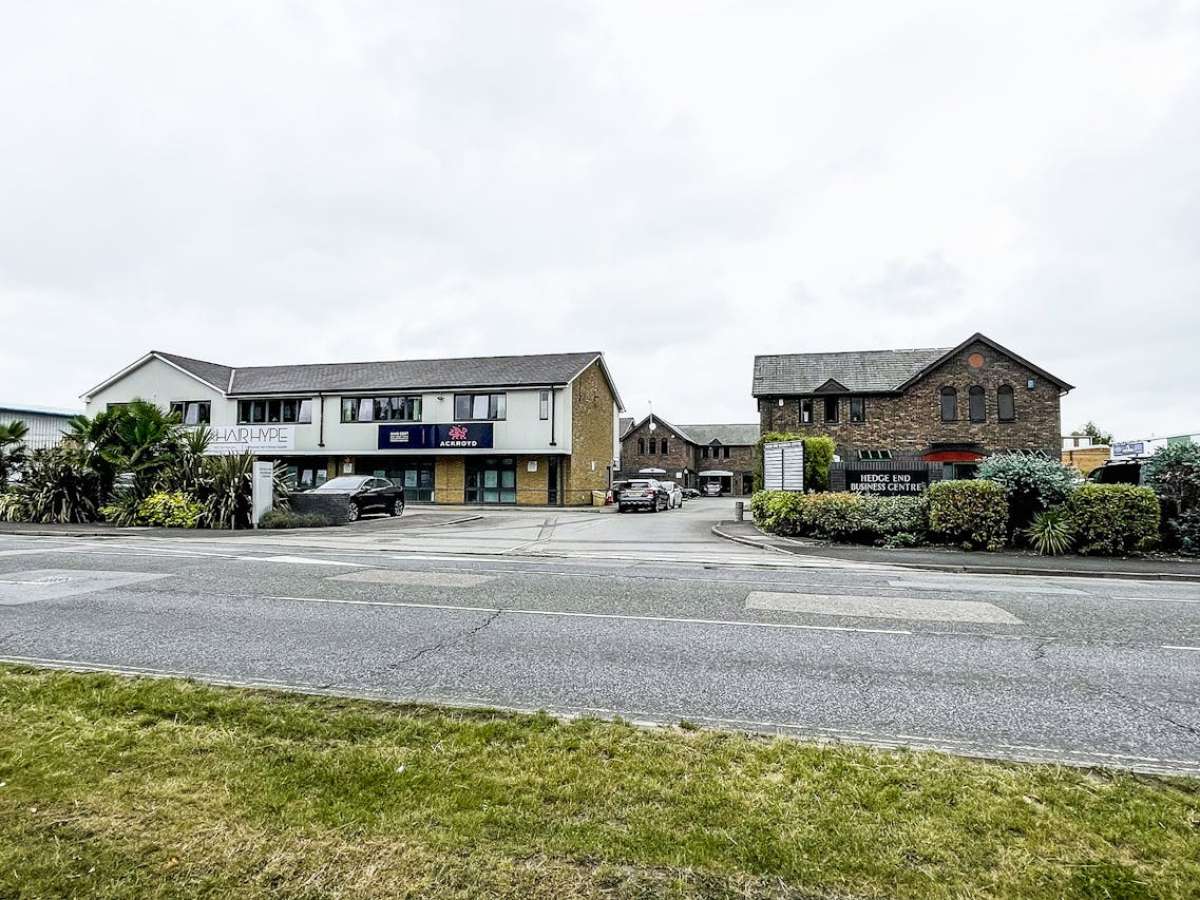 Office in Southampton - photo 4