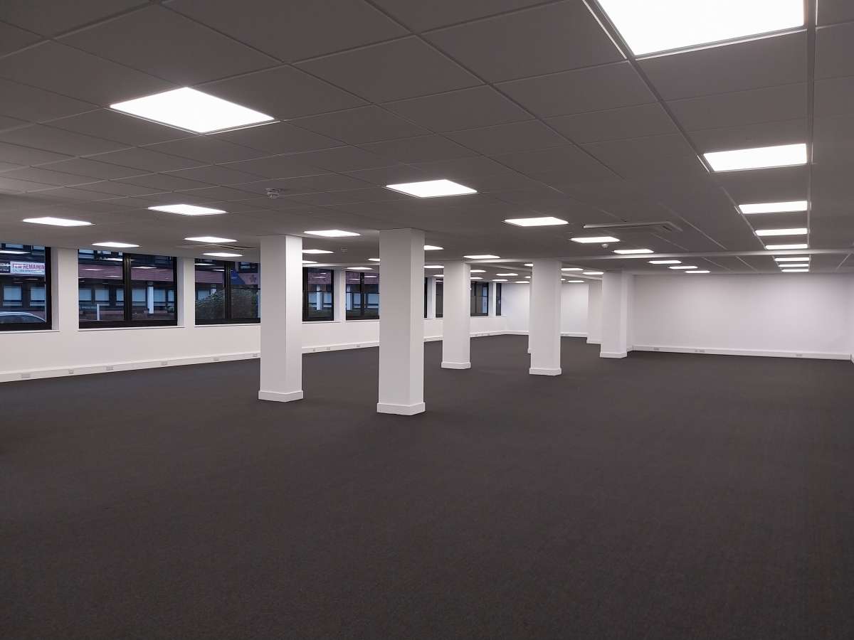 Office in East-Grinstead - photo 3