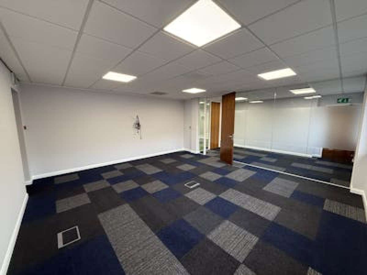Office in Peterborough - photo 4