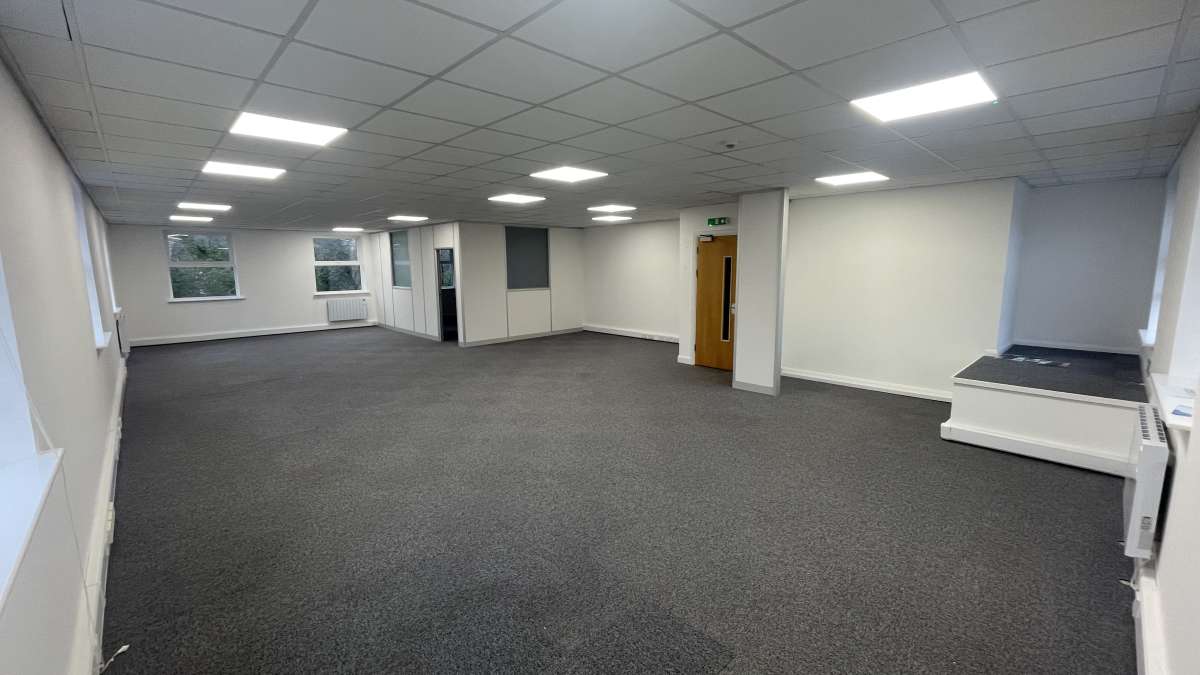 Office in Stratford upon Avon - photo 3