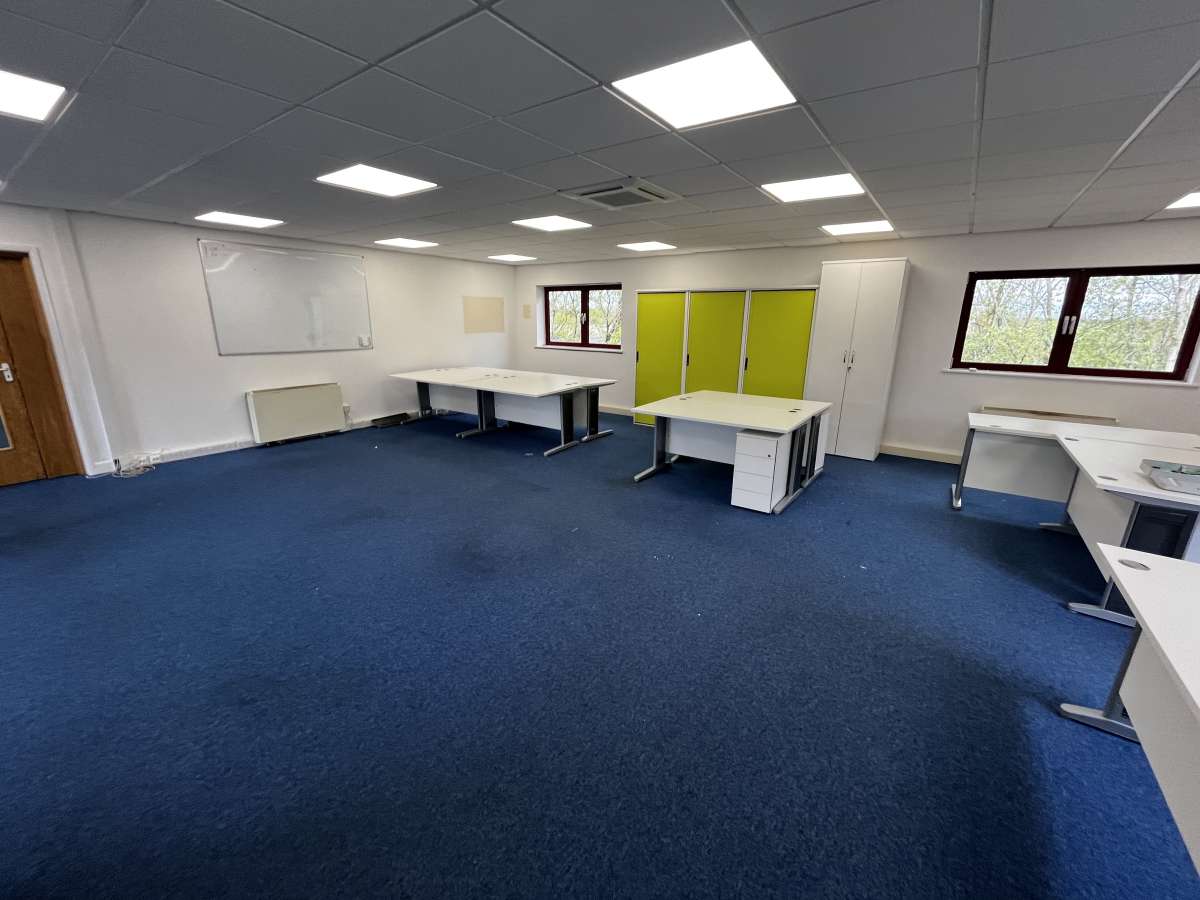 Office in Leicester - photo 2