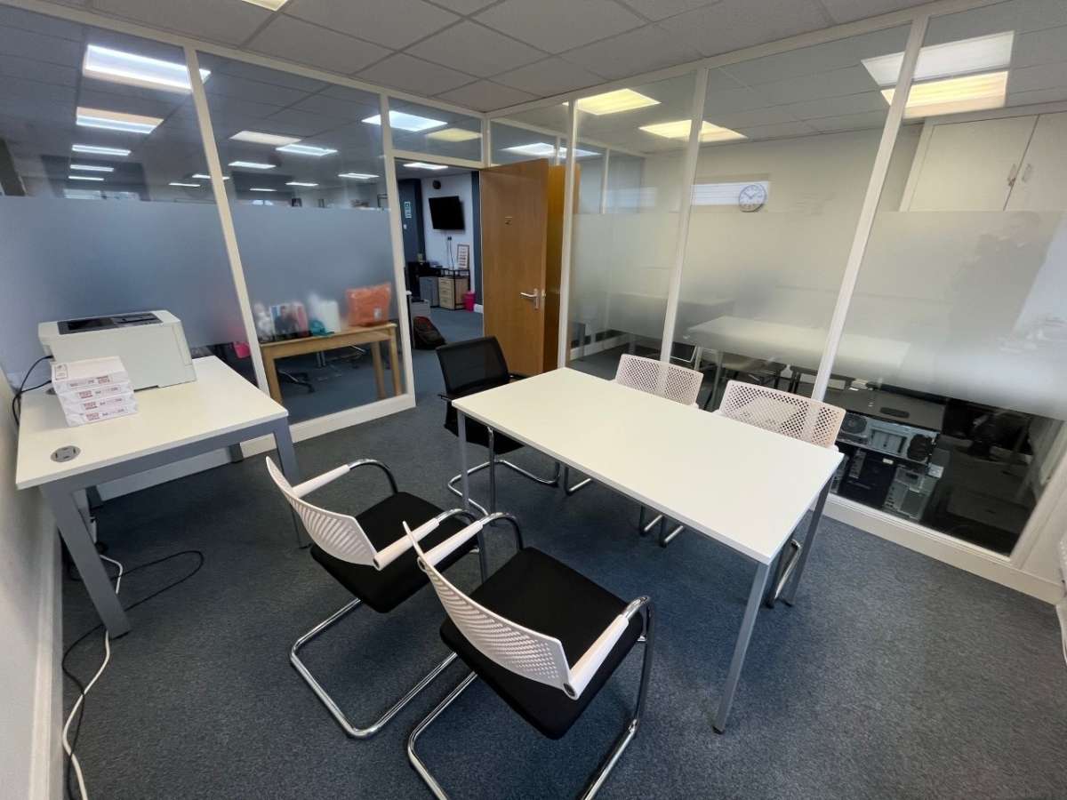 Office in Copford - photo 3