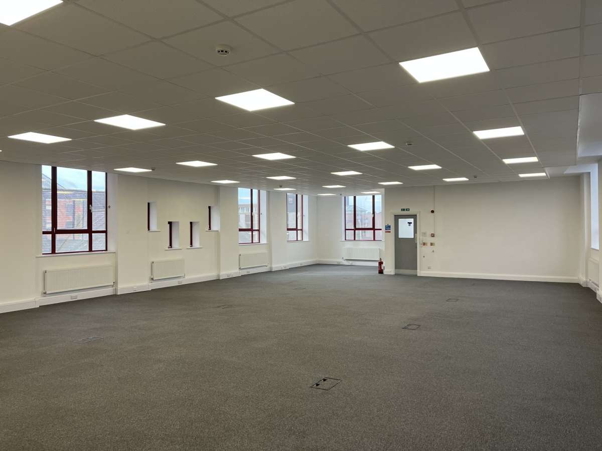 Office in Derby - photo 3