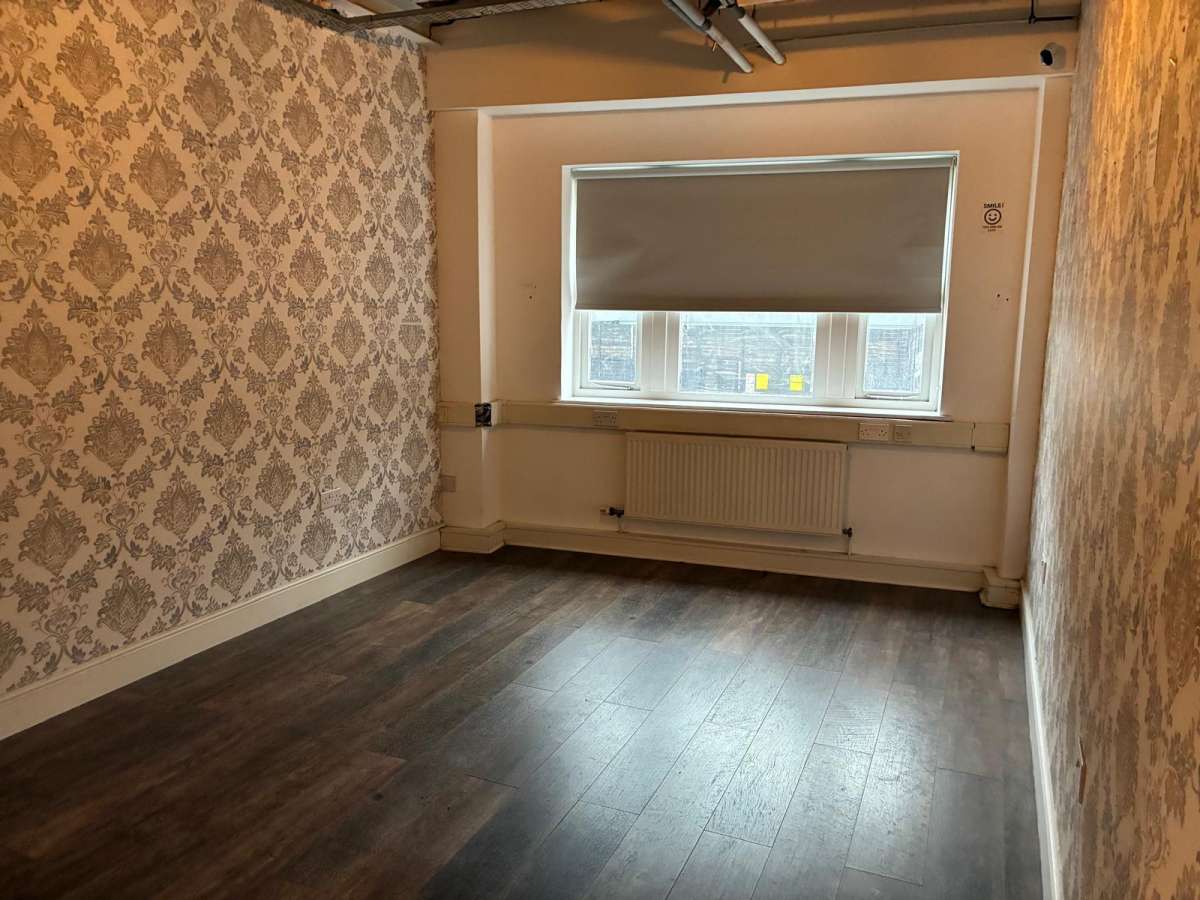 Office in Manchester - photo 4