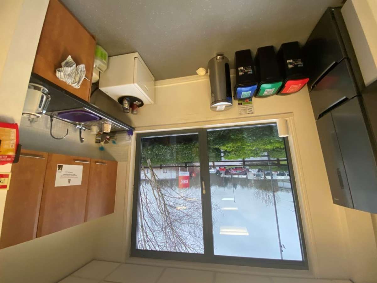 Office in Wolverhampton - photo 2