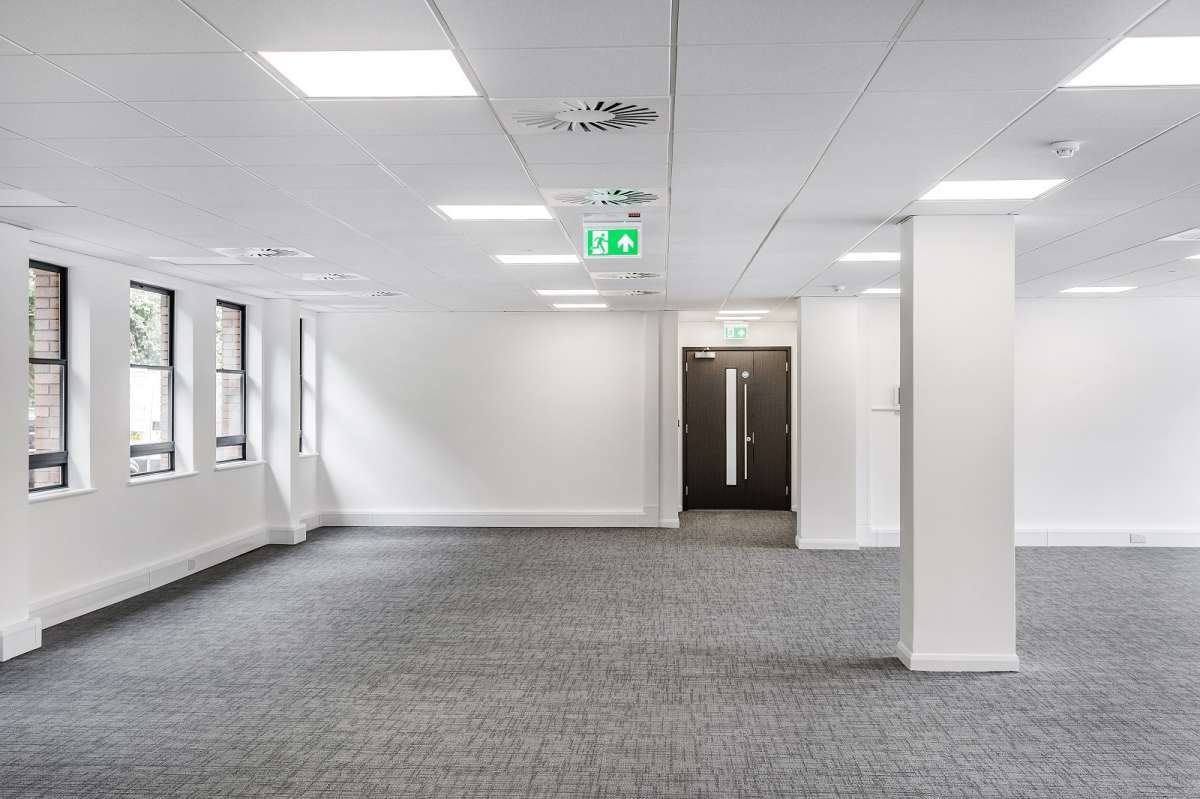 Office in Godalming - photo 3