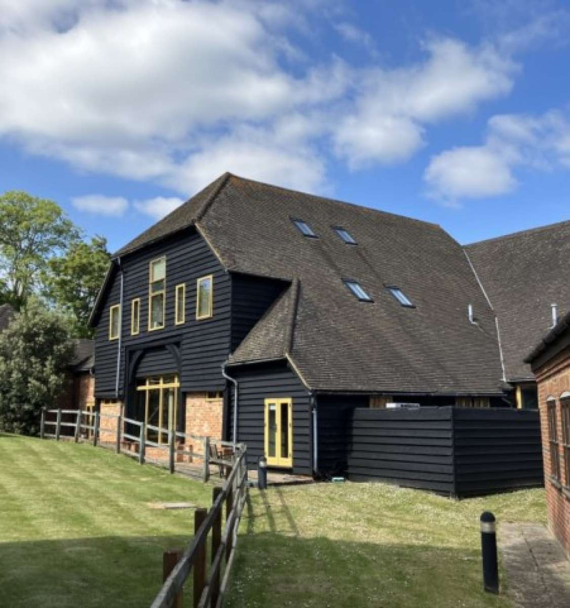 Office in Woking - photo 4