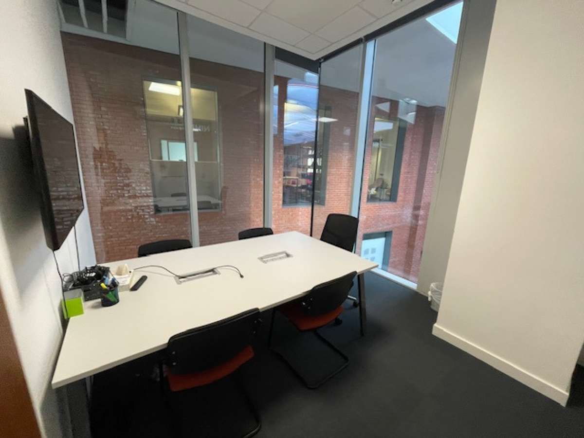 Office in Manchester - photo 4