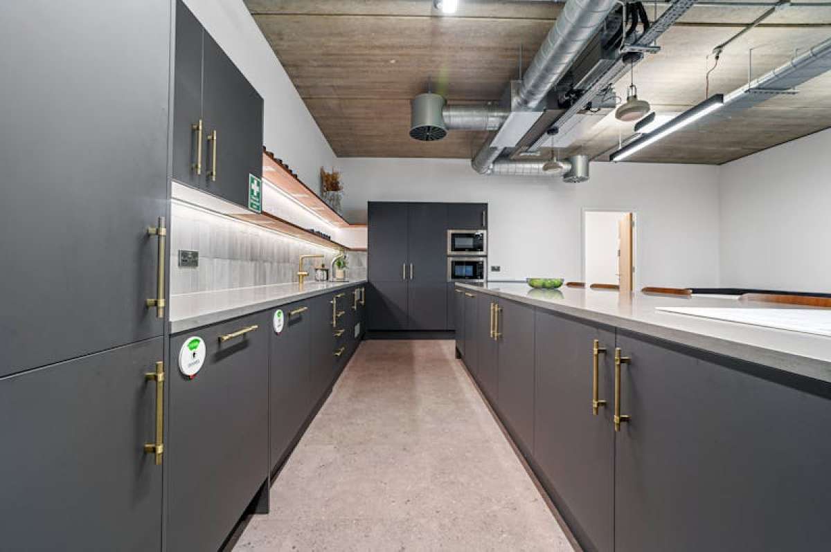 Office in London - photo 4