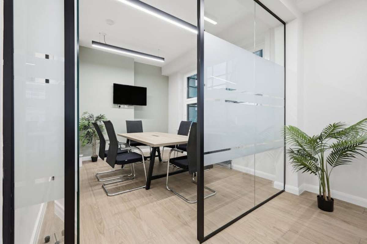 Office in London - photo 3