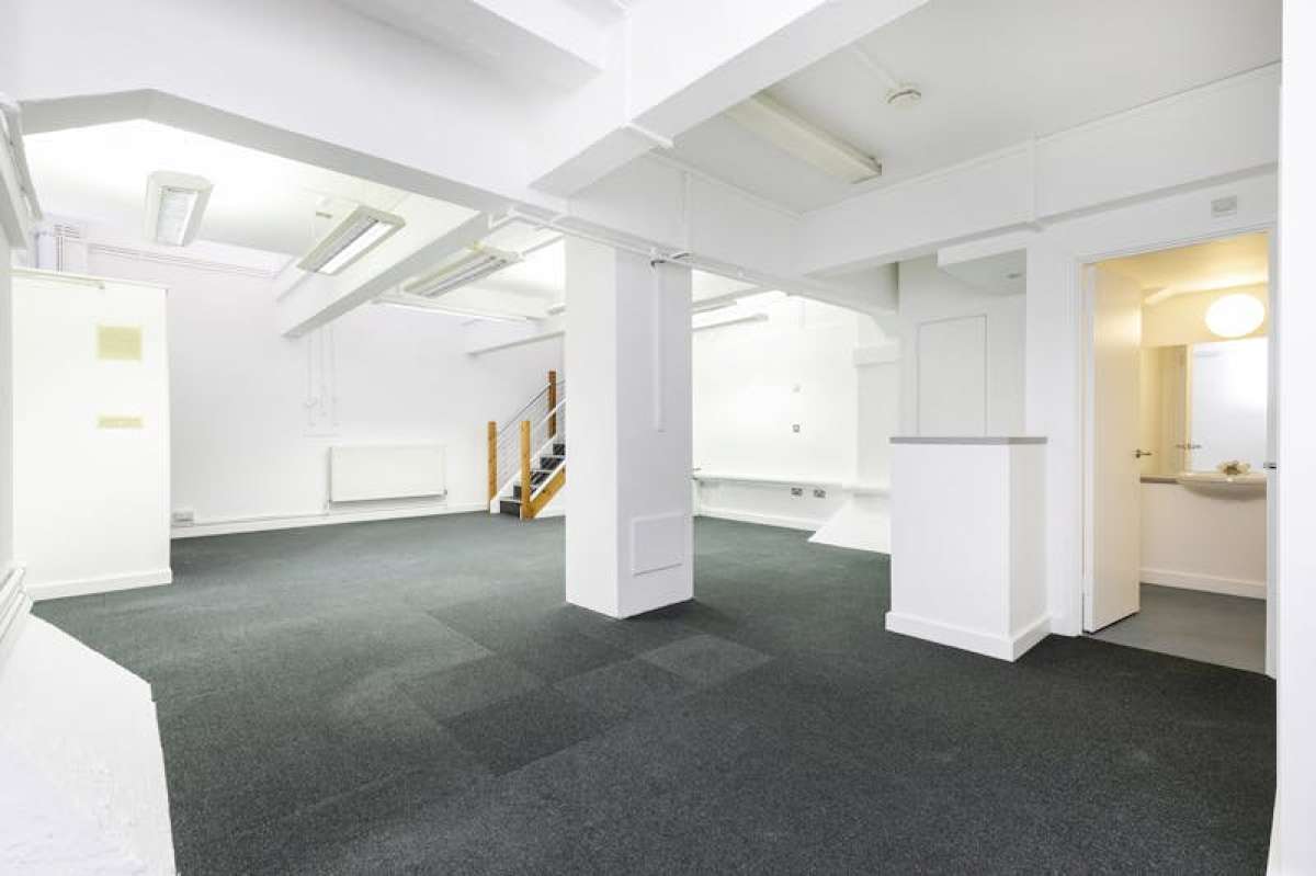 Office in London - photo 4