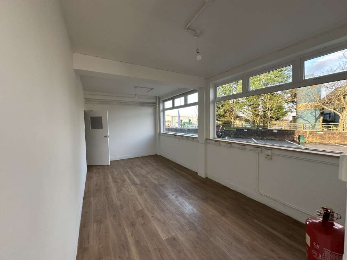 Office in Redruth - photo 3