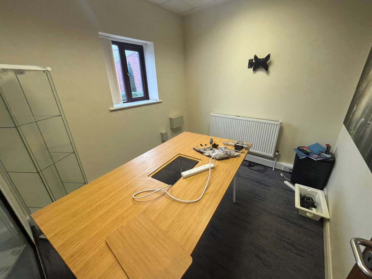 Office in Rearsby - photo 3
