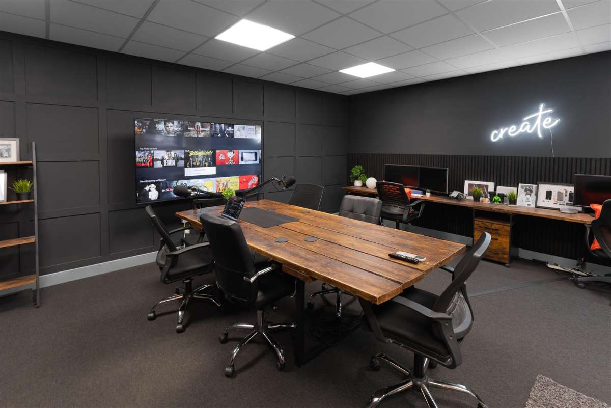 Office in Stamford - photo 2