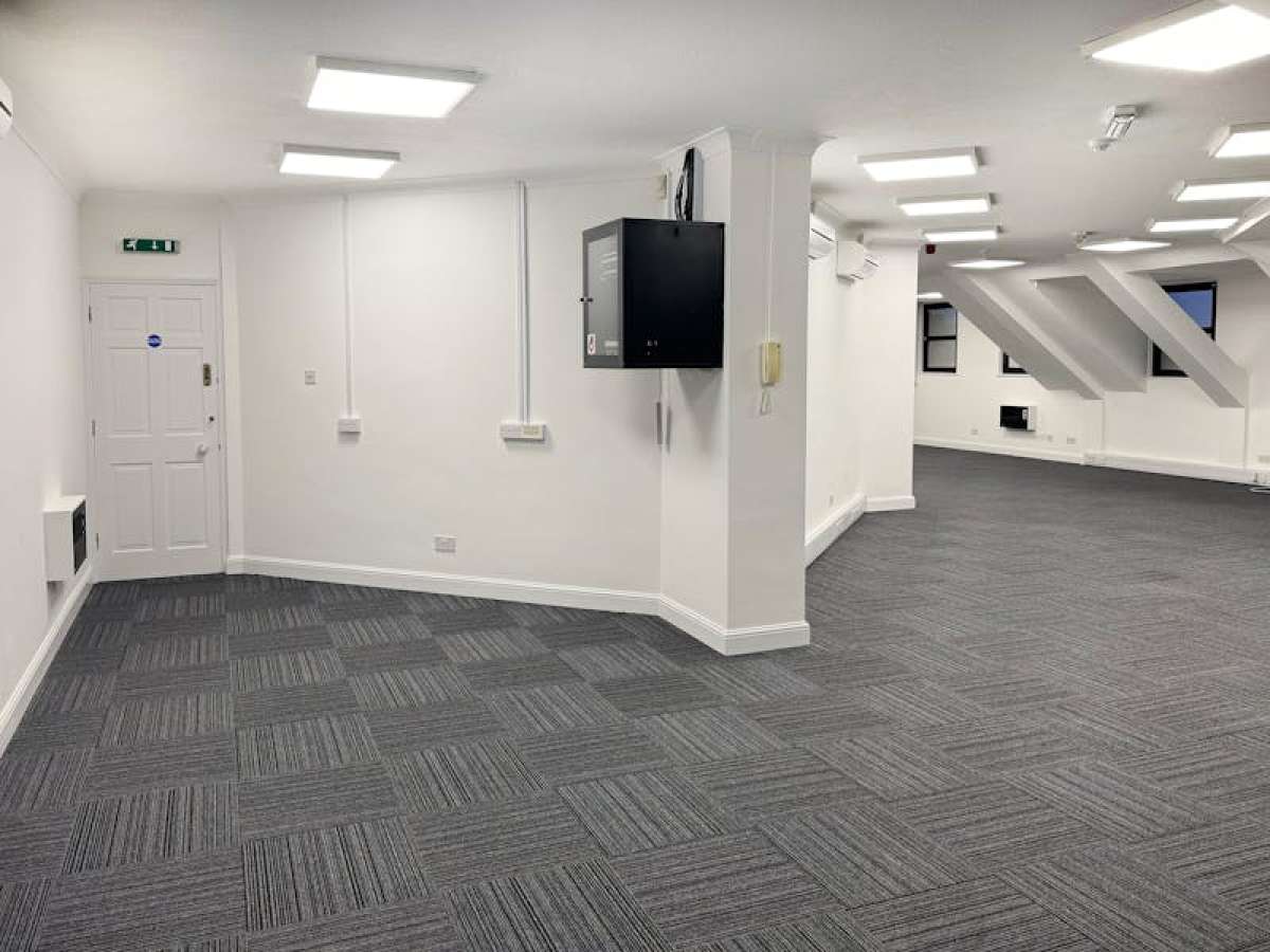 Office in Camberley - photo 4