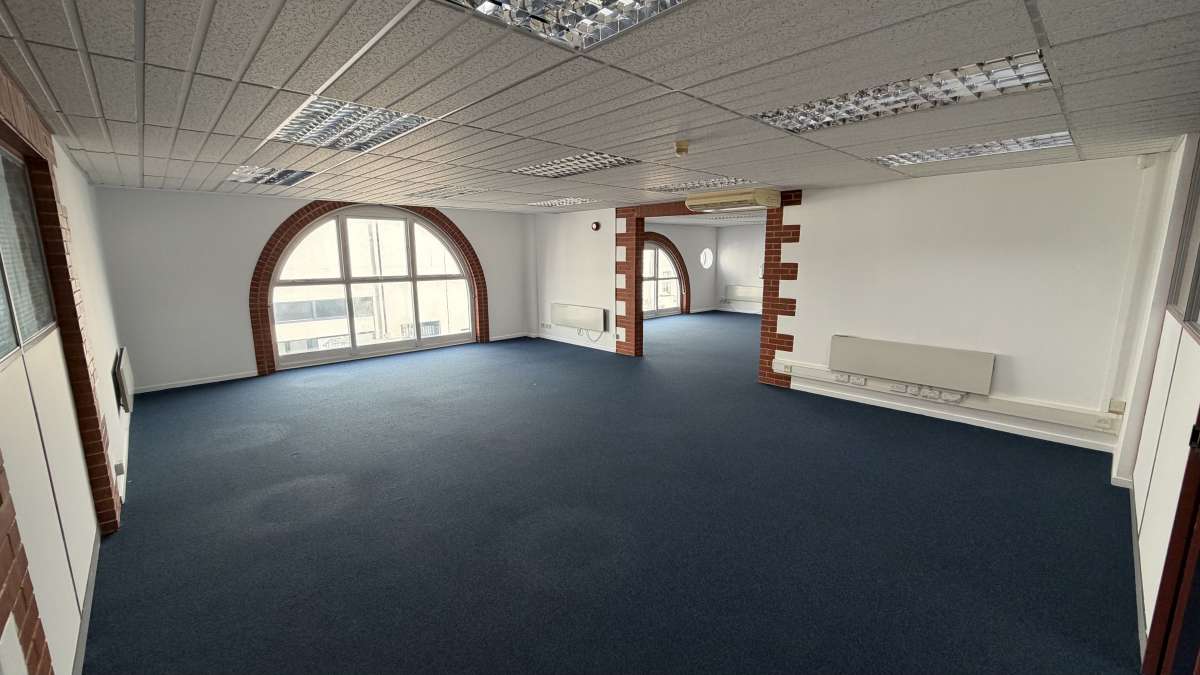 Office in Leamington Spa - photo 2