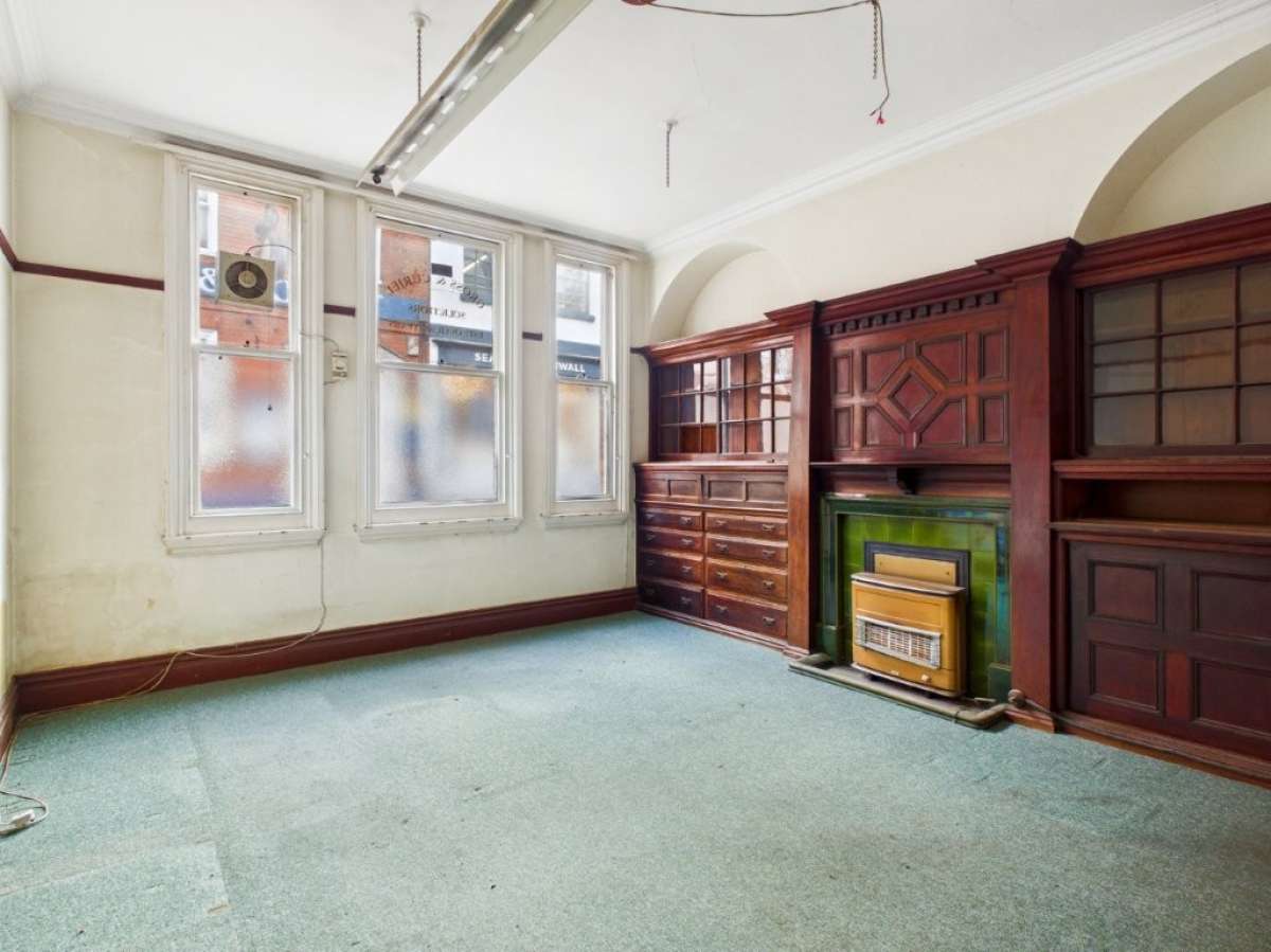 Office in Woodbridge - photo 3