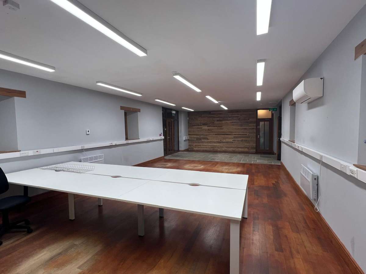 Office in Stamford - photo 3