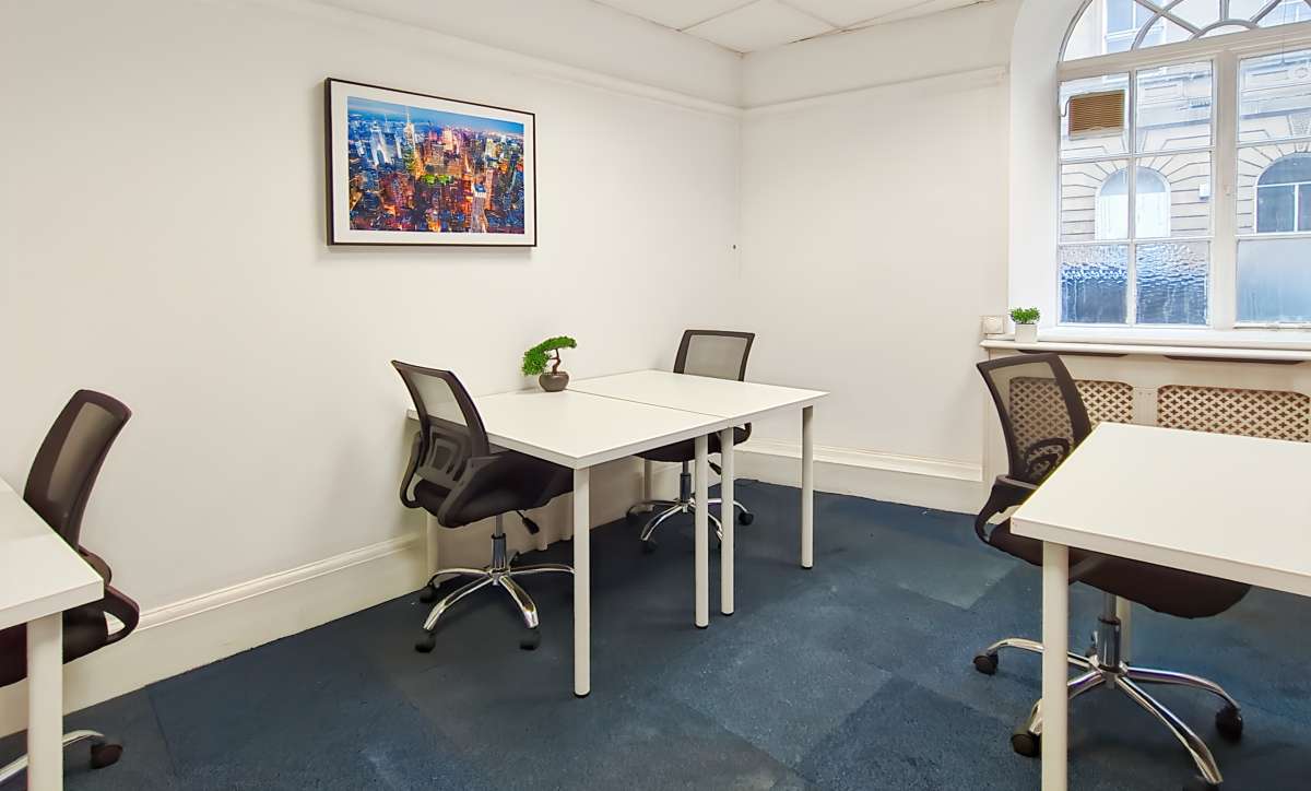 Office in Huddersfield - photo 3