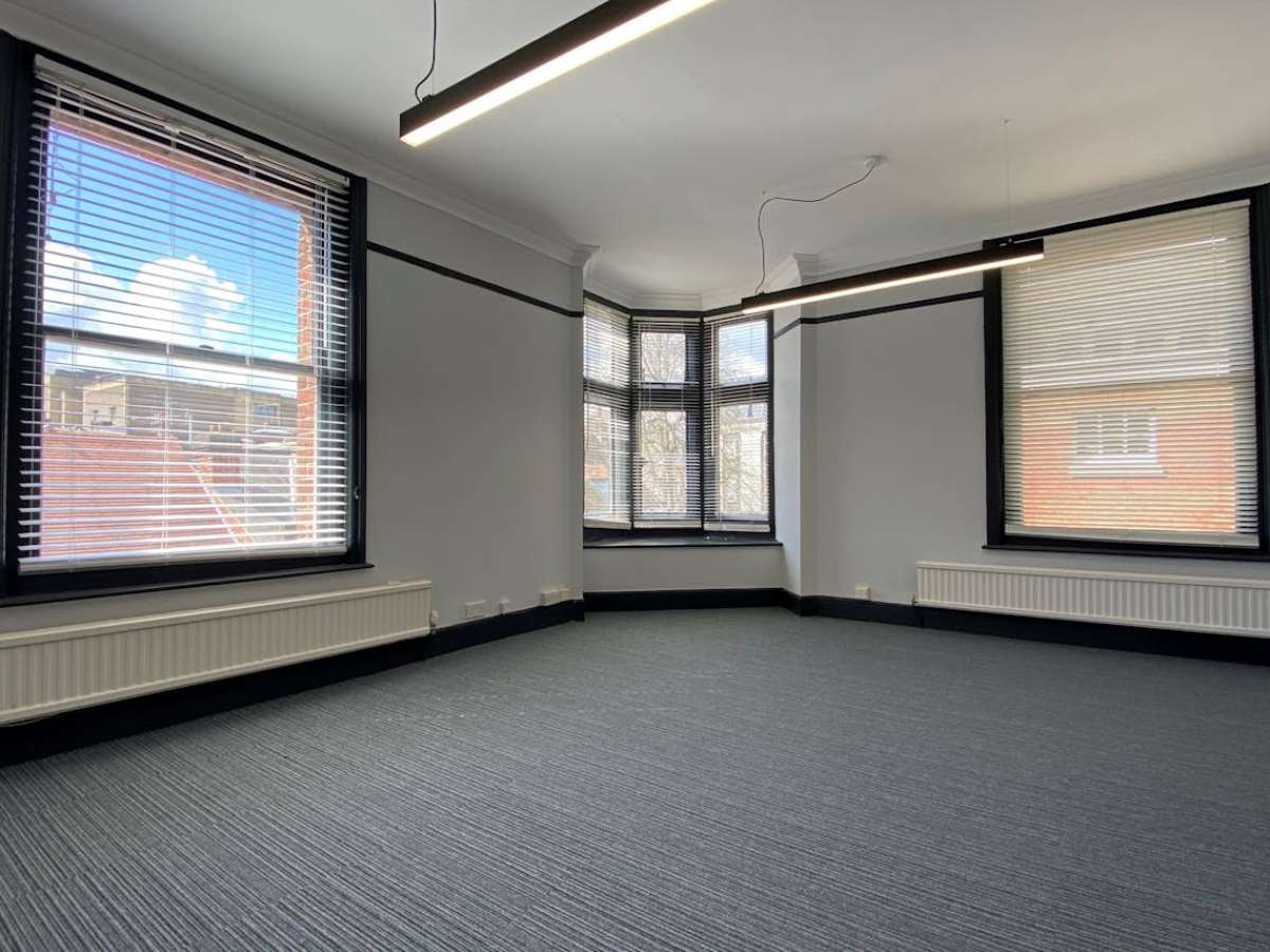 Office in Winchester - photo 3