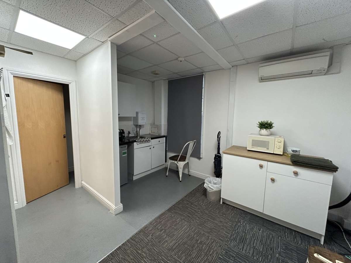 Office in Derby - photo 3