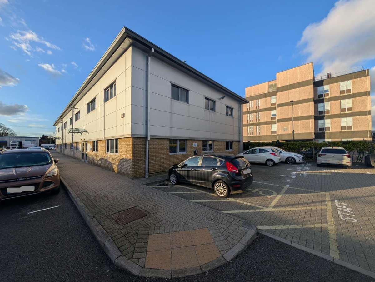 Office in Hampshire - photo 3