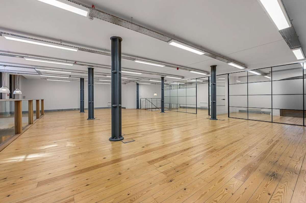 Office in London - photo 2