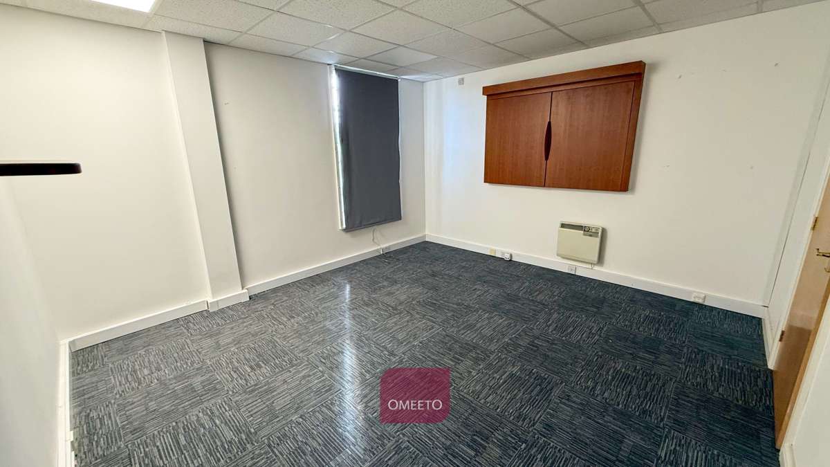 Office in Derby - photo 4