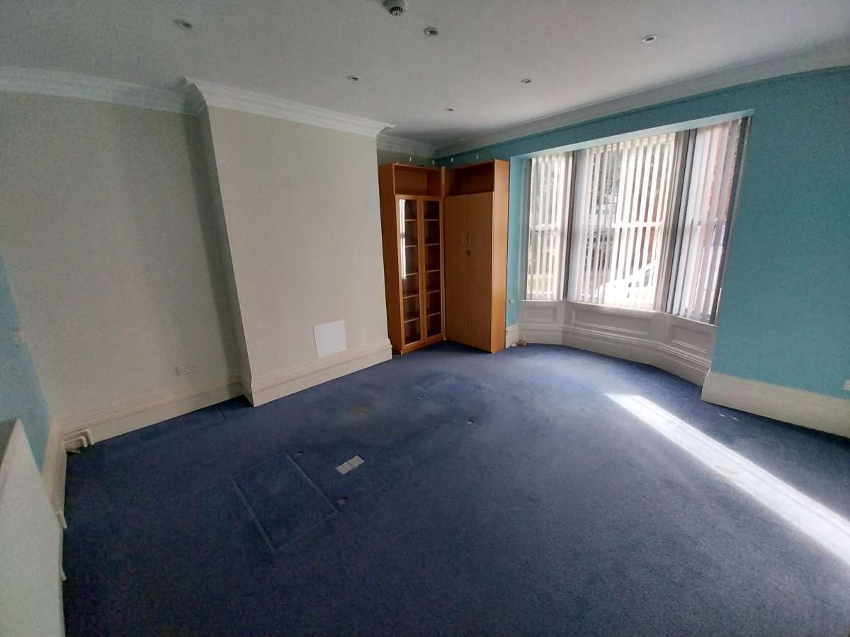 Office in Lincoln - photo 4