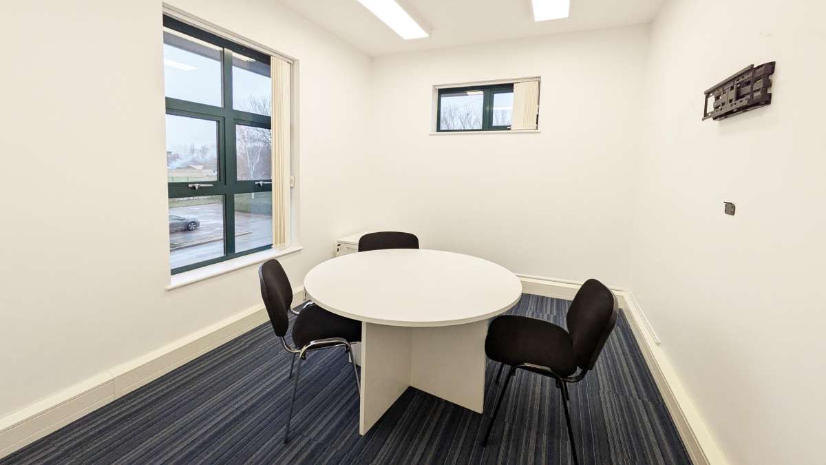 Office in Wyboston - photo 4