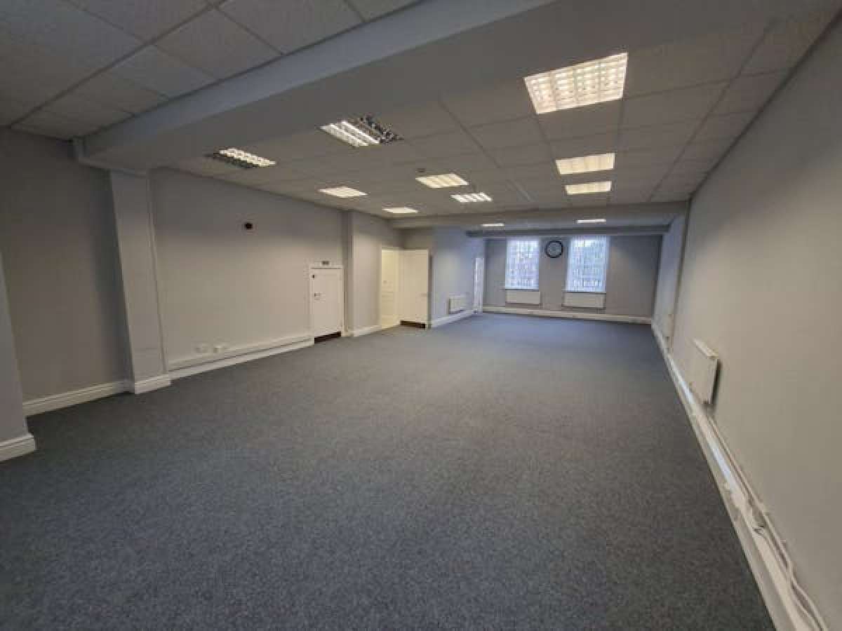 Office in Knutsford - photo 4