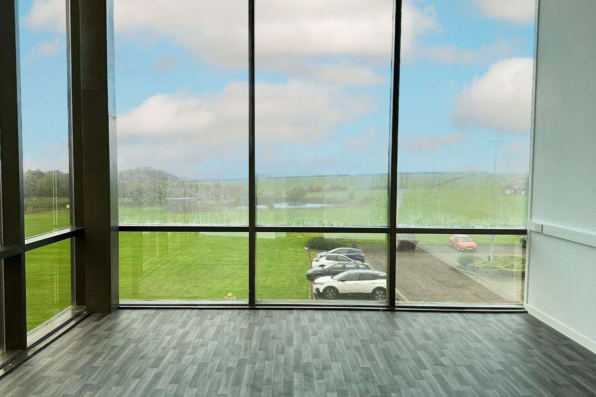 Office in Ayr - photo 2