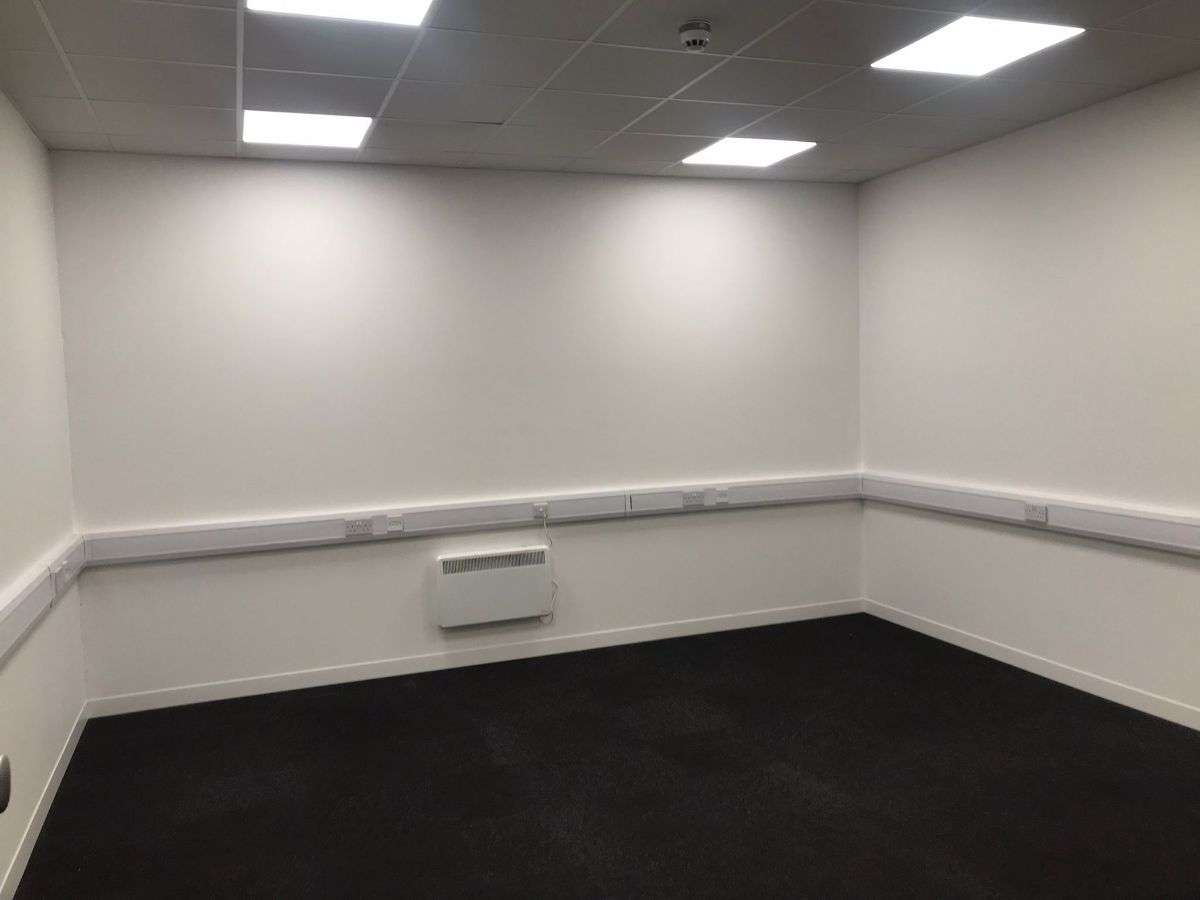 Office in Wirral - photo 2