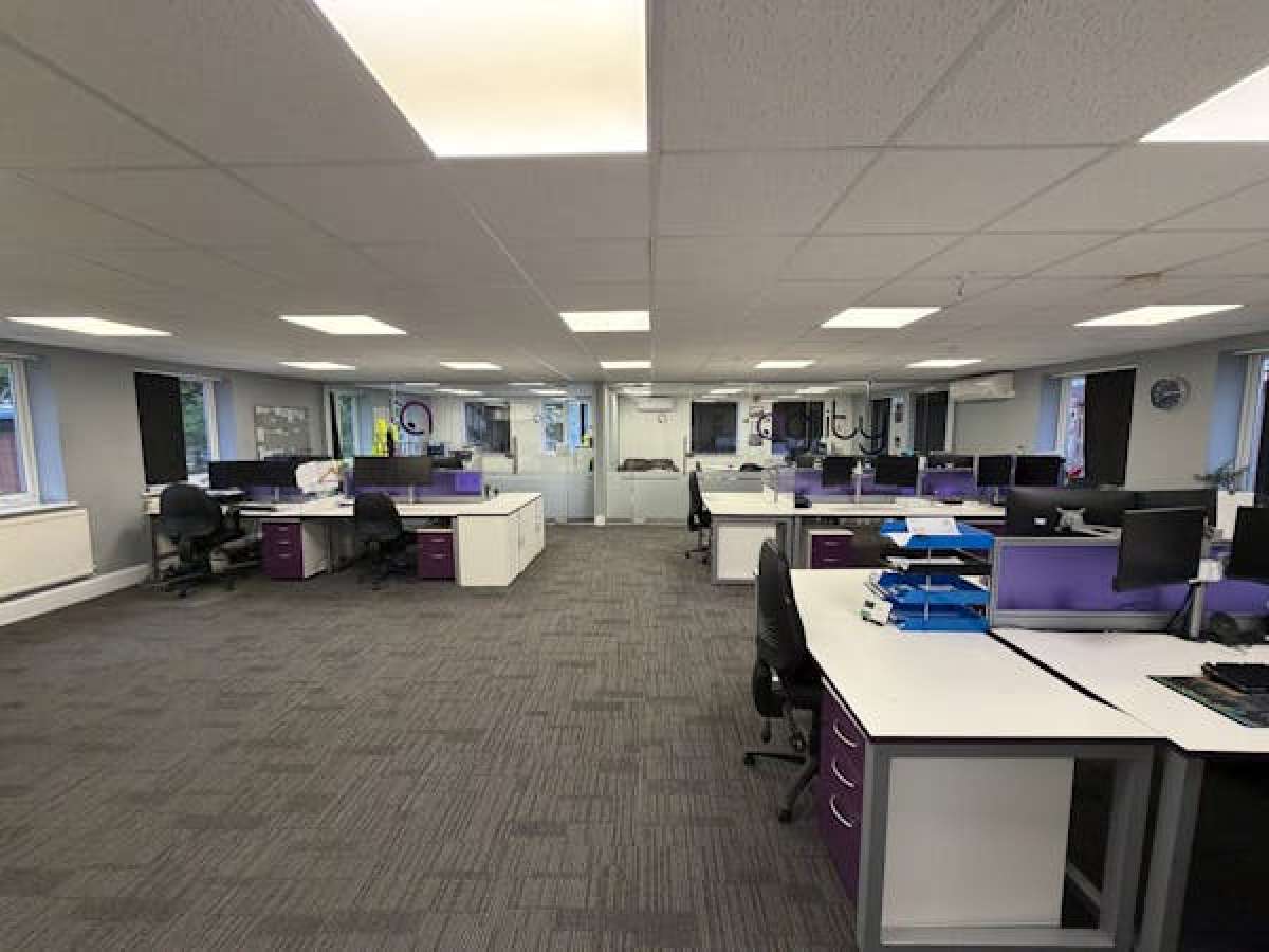 Office in Bromsgrove - photo 3