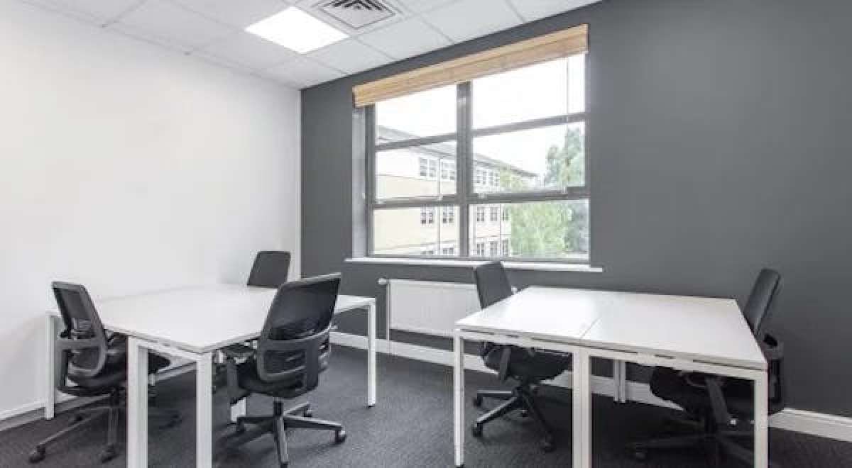 Office in Fearnhead - photo 4