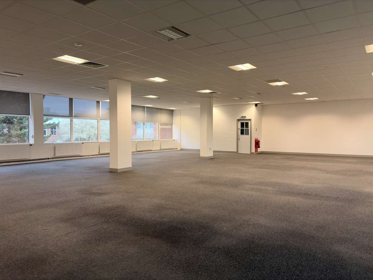 Office in Warwick - photo 4
