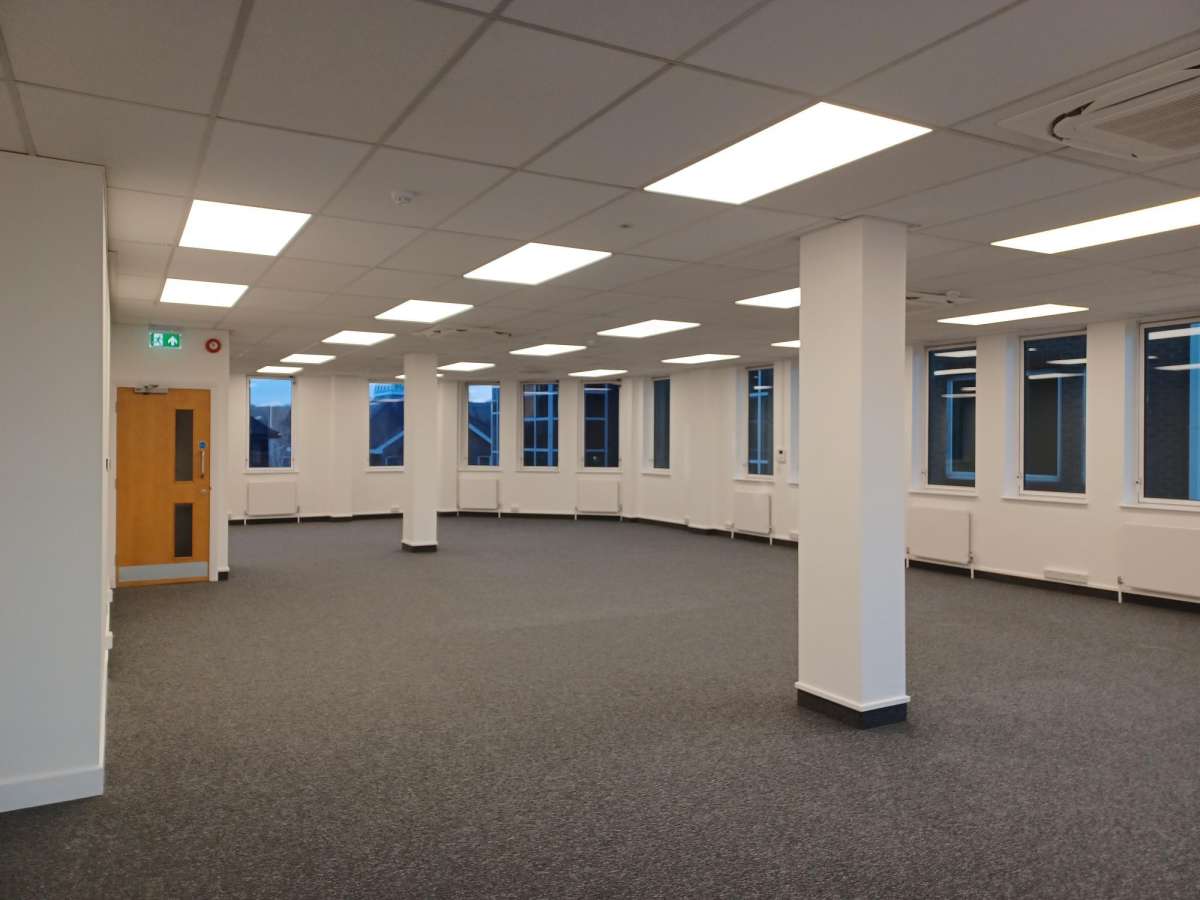 Office in Epsom - photo 2