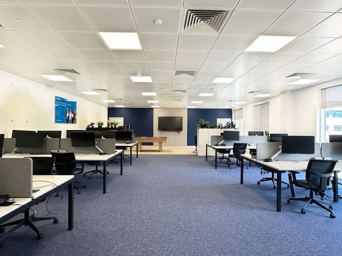 Office in Bracknell - photo 2