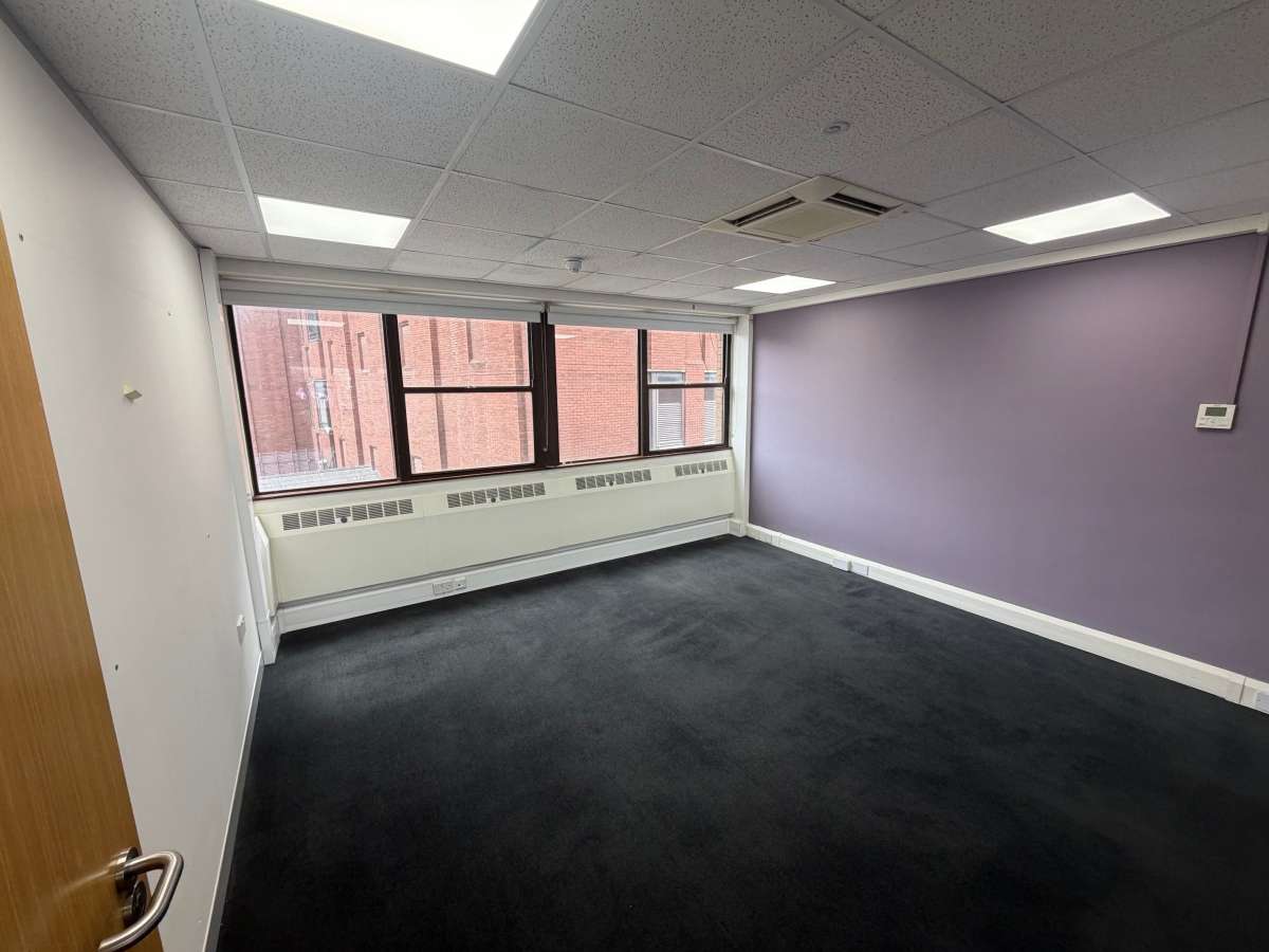 Office in Derby - photo 3