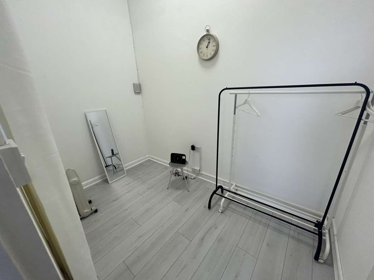 Office in Gloucester - photo 4