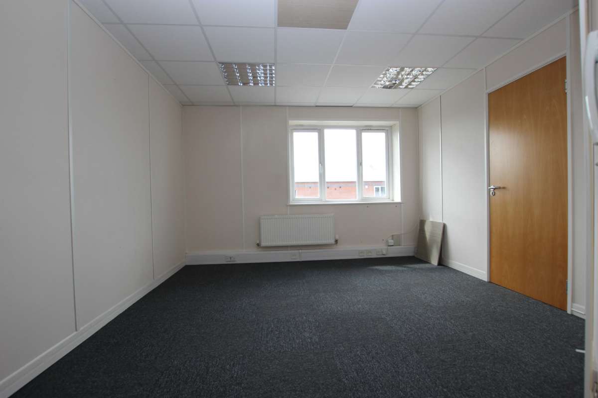 Office in Sleaford - photo 2