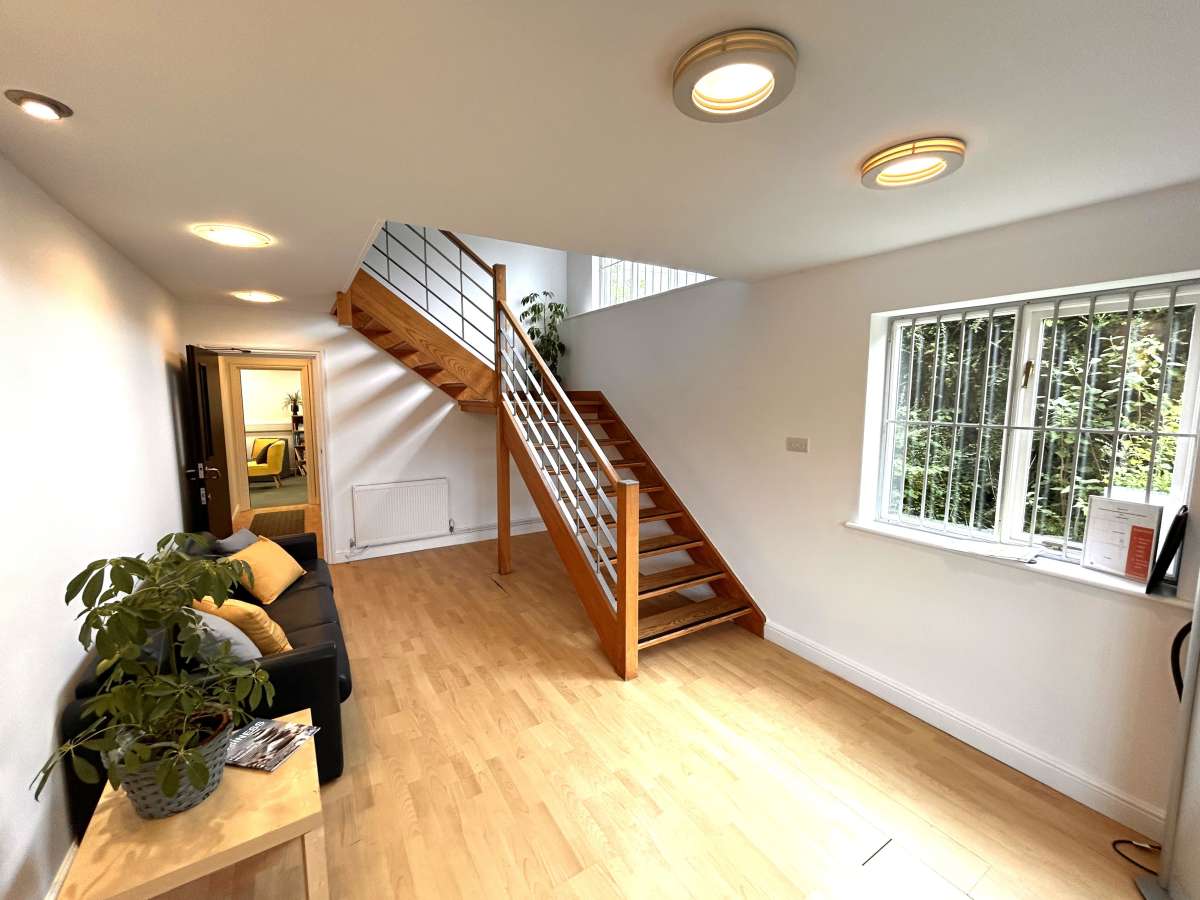 Office in Maidstone - photo 3